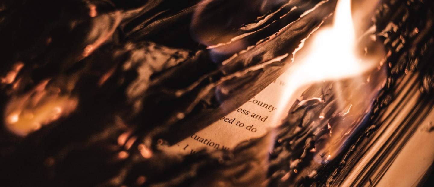 Brennendes Buch